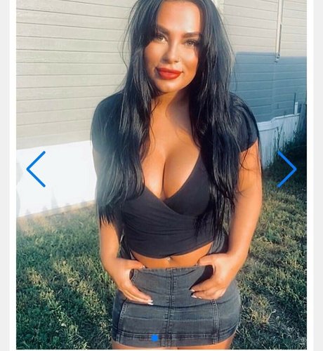 Desdearmon_ model pretty pics