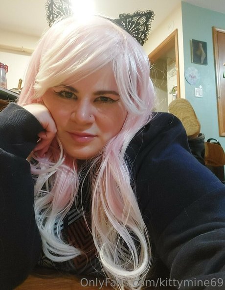 kittymine69 porn model photo