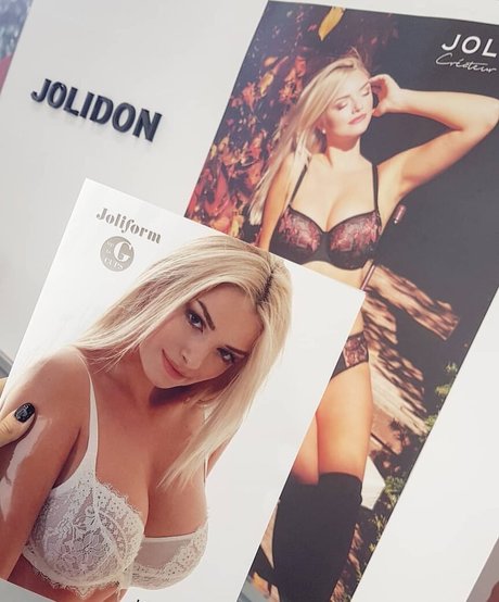 naked yoga onlyfans free galleries