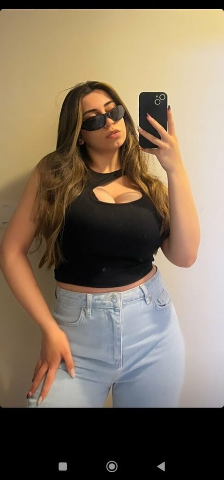 busty mom onlyfans free xxx picture