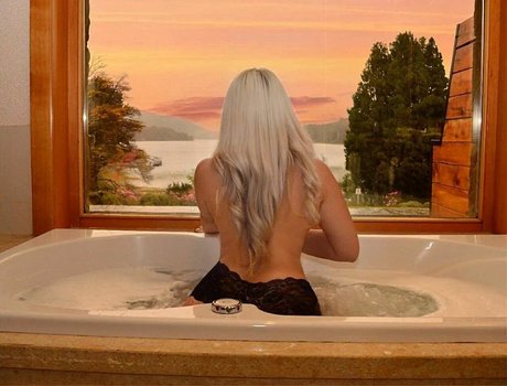 Lolaa leiva sex model archive