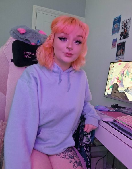 itskhloelol pornographic model images