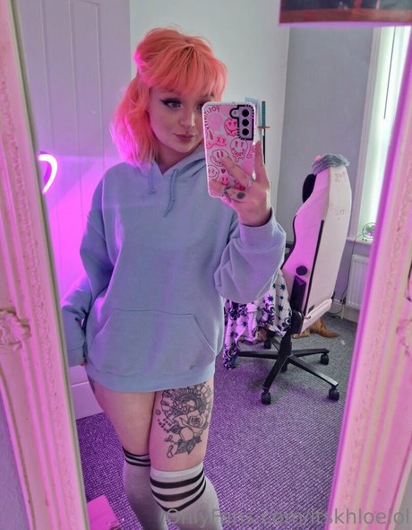 itskhloelol hot star images