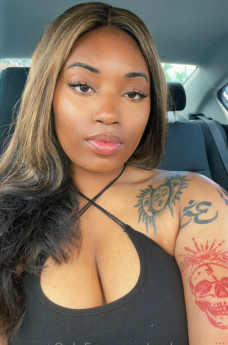 melamamiii model pornographic gallery