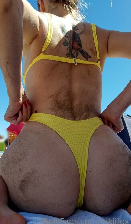 nikiifox pornstar erotic pic