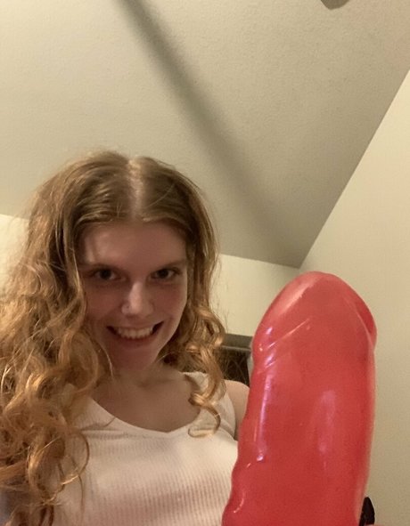 sexyredinbedfree perfect actress pic