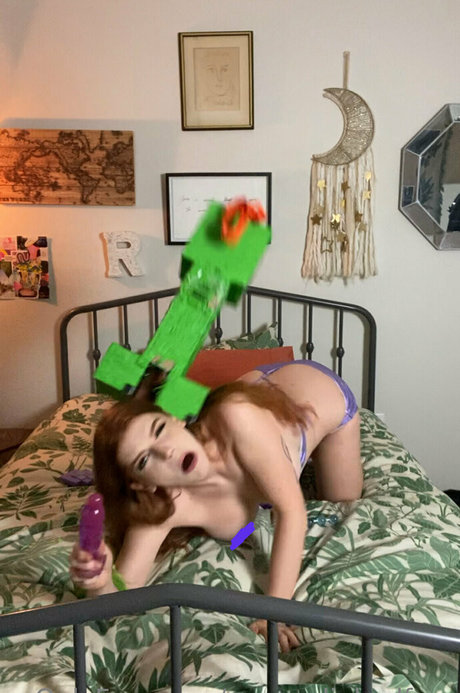 sexyredinbedfree pornstar hd pic