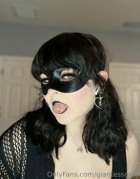 giantessgrey free pornstar image