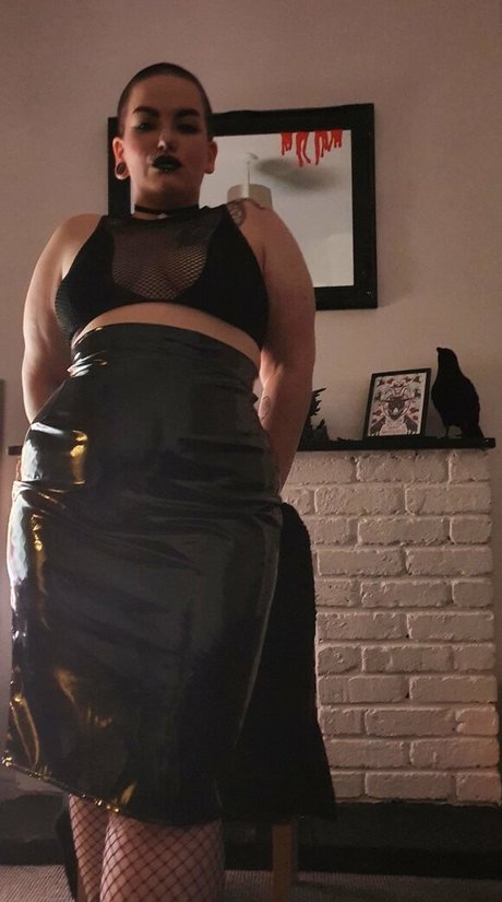 little m0th nudes actress galleries