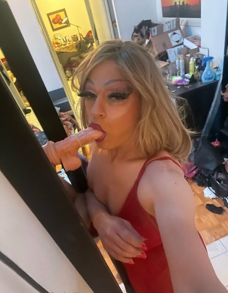 queenmarlagonzo beautiful model image