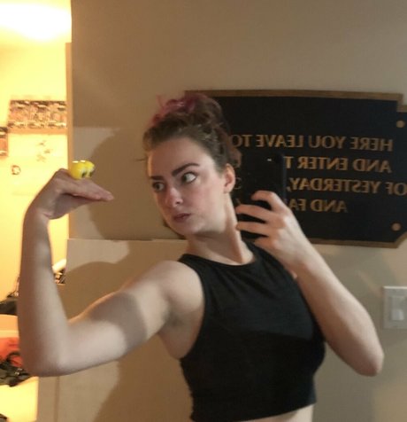 busty mom onlyfans hot sexy pics