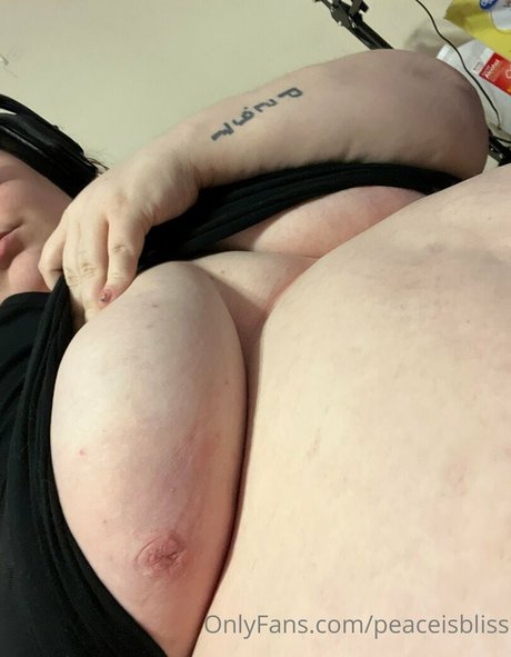 peaceisbliss nude model img