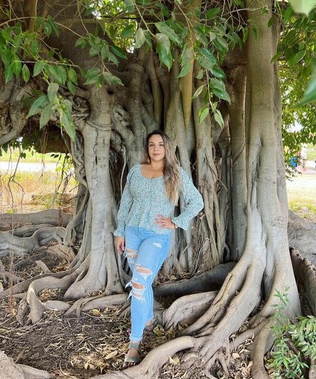 Lucero exclusive model pictures