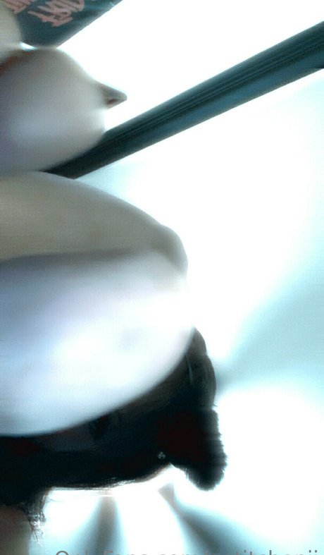 petitchepii sexy pornstar pics