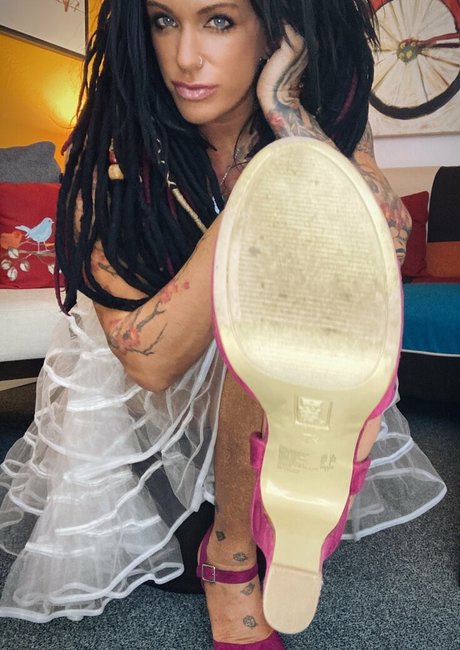 immistressraven star nudes pics