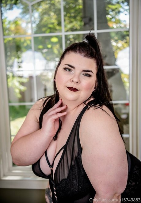 tanned onlyfans free photo