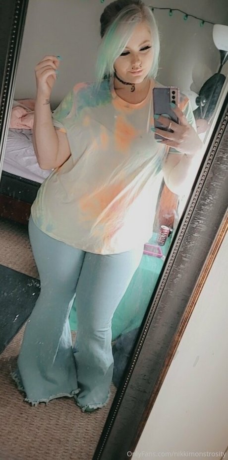 nikkimonstrosity pornstar nude pic