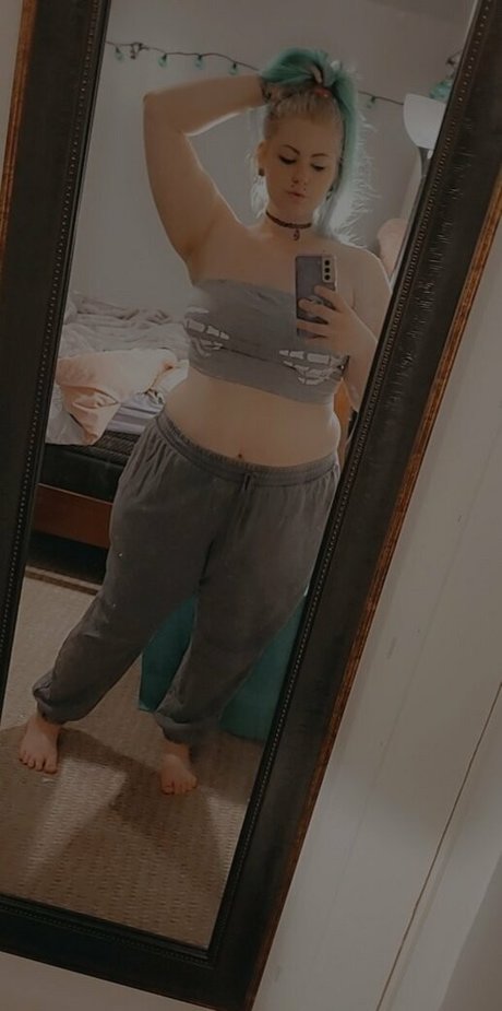 nikkimonstrosity star best pics