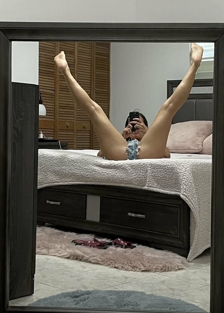 liciouzvicky porn star image