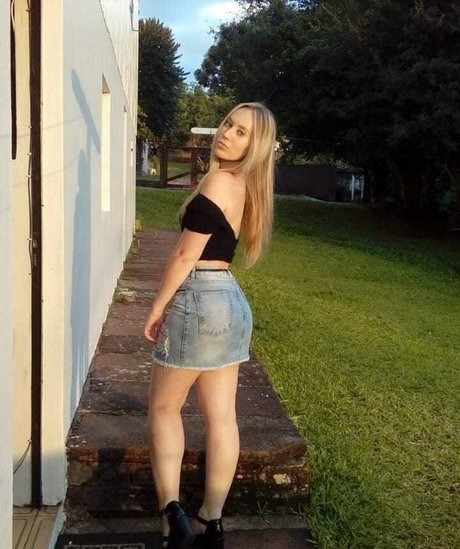 sabrinahnl model pornographic picture