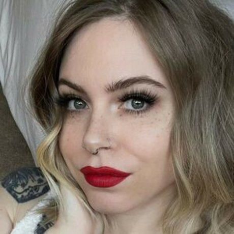 edgarallanxhoe sexy model photo