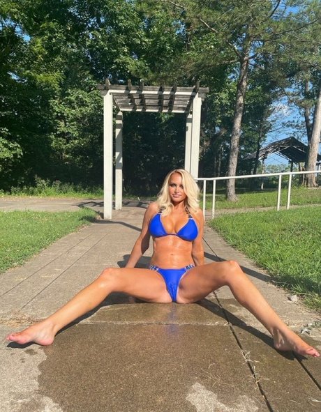 AvaLynn Daniels model picture