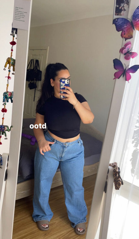 Sibel T nice actress photo