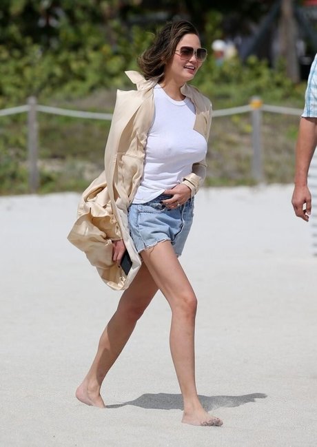 Chrissy Teigen perfect model pics