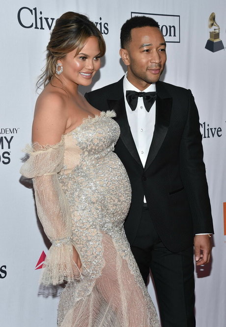 Chrissy Teigen beautiful pornstar pics