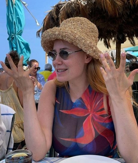 Palina Rojinski model adult pic