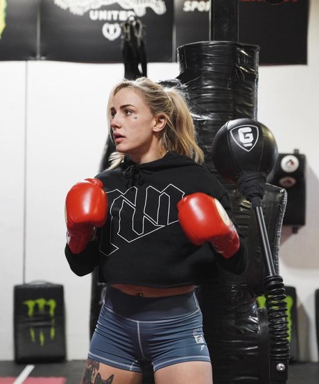 Jessy Jess nude pornstar picture