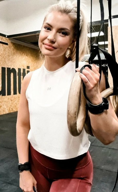 Laura Nieminen model nudes pics