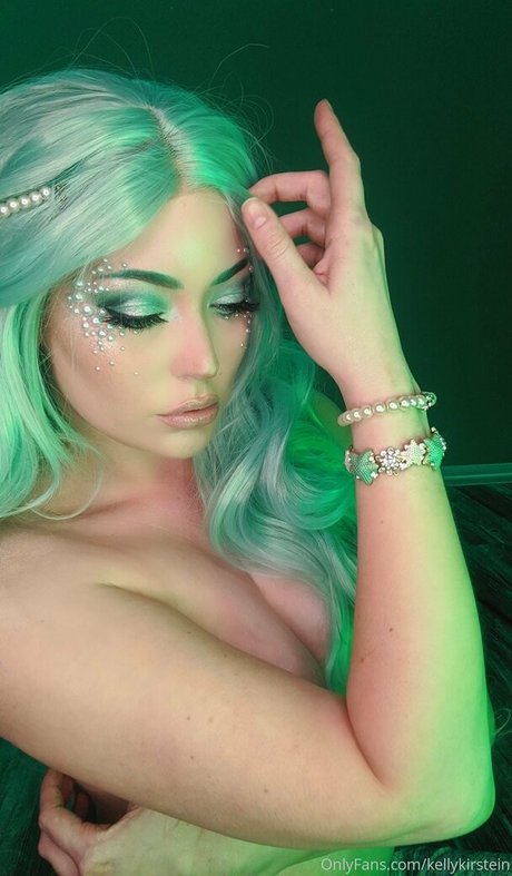 kellykirstein model top pictures