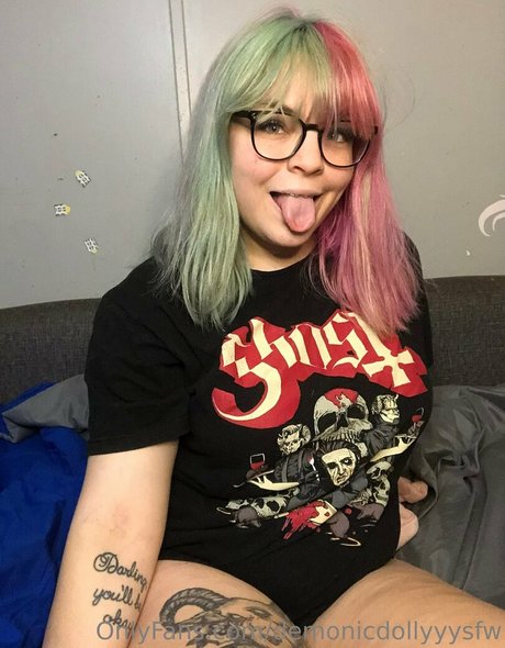 demonicdollyyysfw pornstar nude pictures