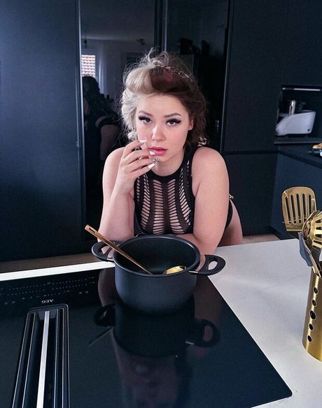 Akkcess star nudes gallery