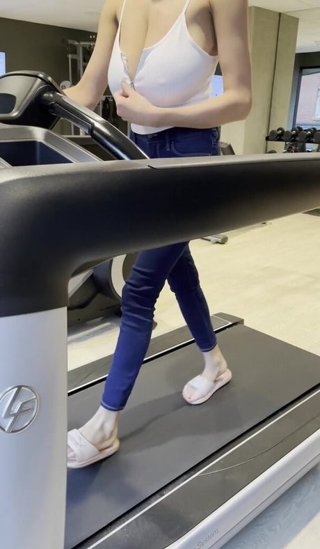 athletic milf onlyfans hot photos