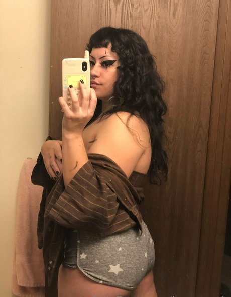 beantastic art model gallery