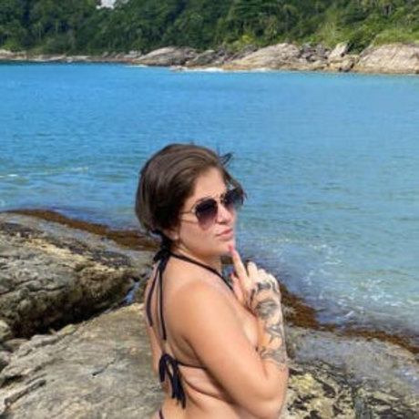 Perigosa model exclusive gallery