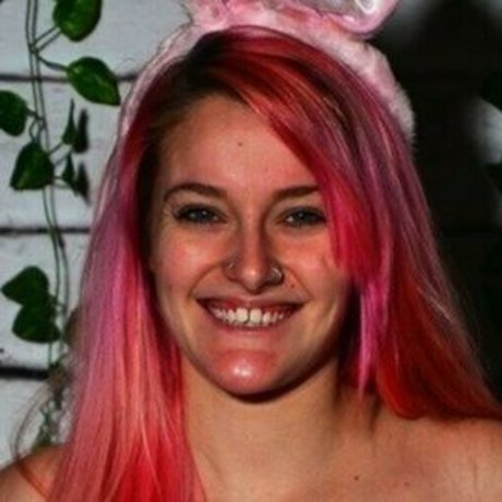 female influencer onlyfans free photo