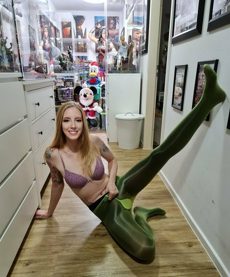 joliesworld star adult gallery