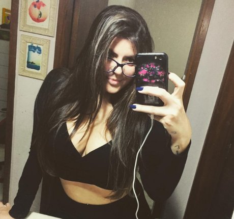 tiibiana pretty model pic