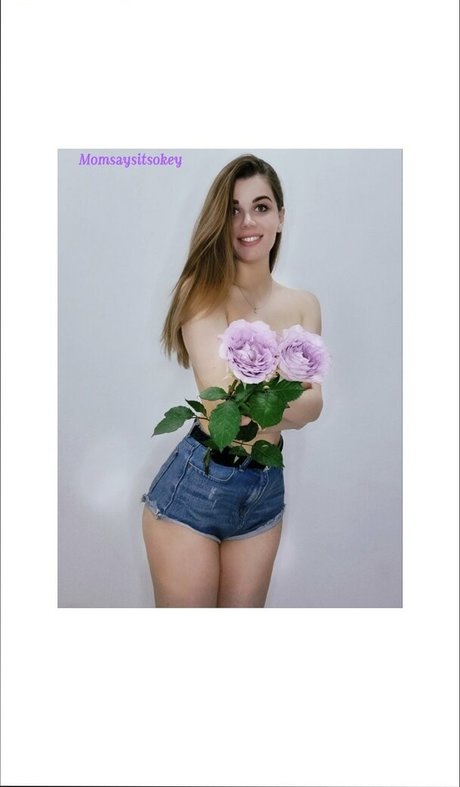 momsaysitsokey hot actress gallery