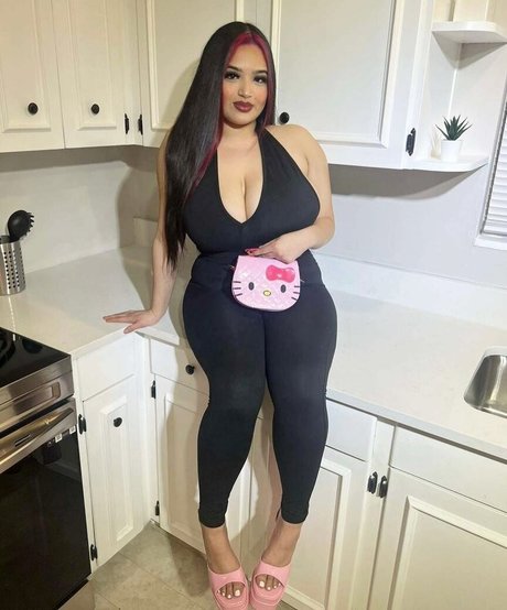 Dezerai Angel model porn picture