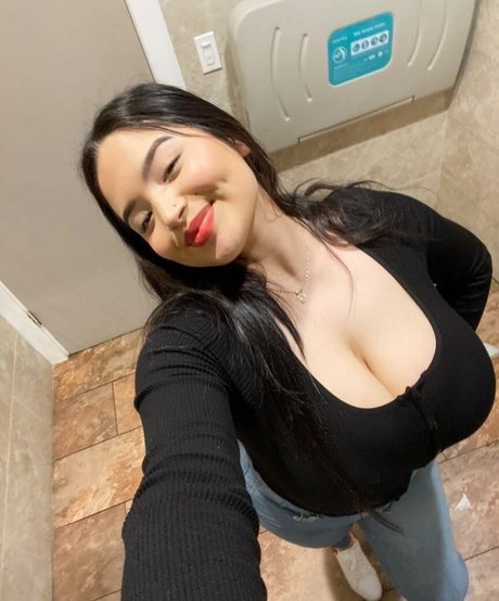 Dezerai Angel star high quality pic