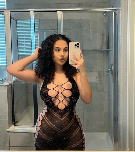 frostedaliine exclusive model pic