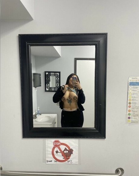 thick latina milf onlyfans art nude picture