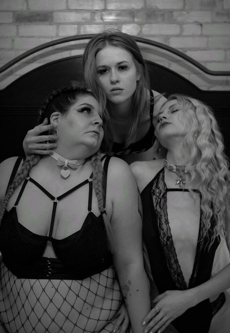 kytrue sex star photos