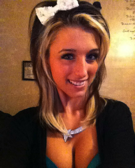 ohheymissfaye best model picture