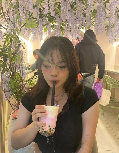 iadivinecomedie pretty model photos