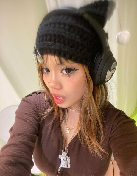 iadivinecomedie beautiful pornstar pics